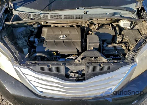 2014 Toyota Sienna Xle z USA, uszkodzony, nr VIN 5TDYK3DC4ES406838